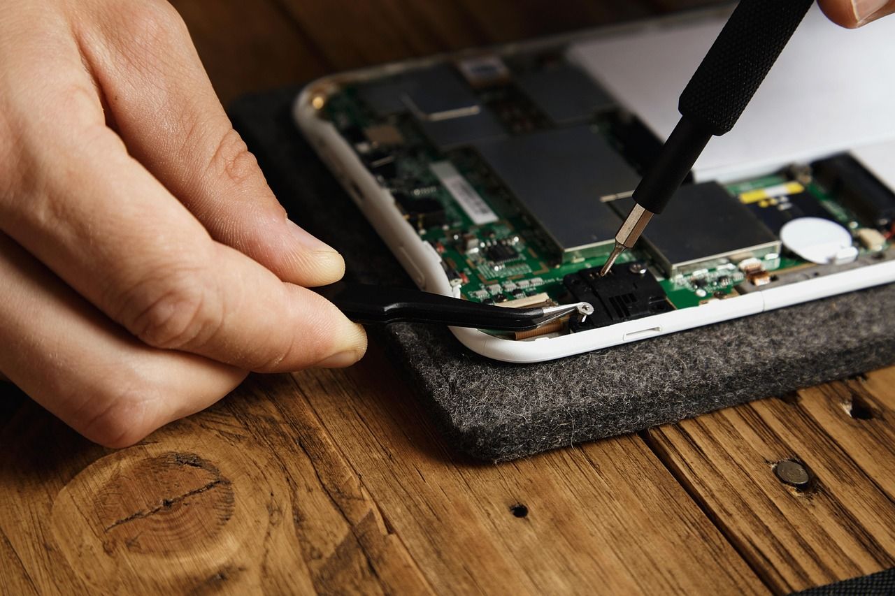 découvrez les outils essentiels pour vos travaux électriques à domicile, garantissant sécurité et efficacité pour tous vos projets.