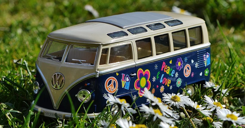Batterie, camping-car et installation solaire