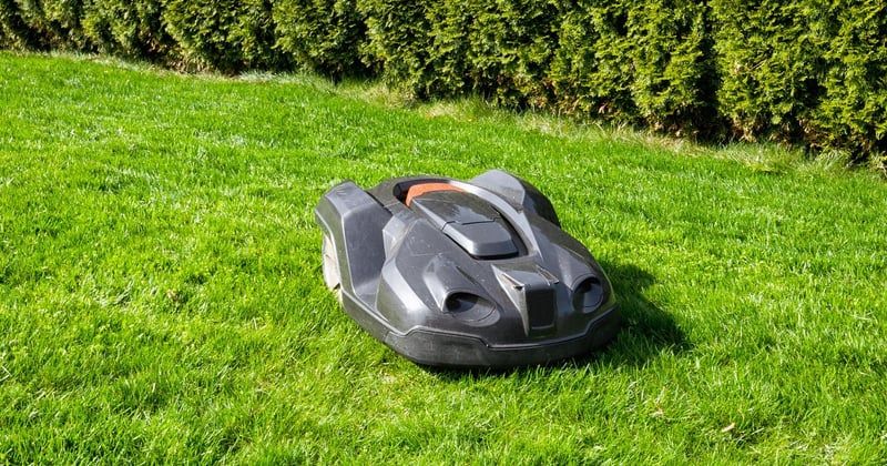 Robot tondeuse Kress avis : test honnête, forces et faiblesses